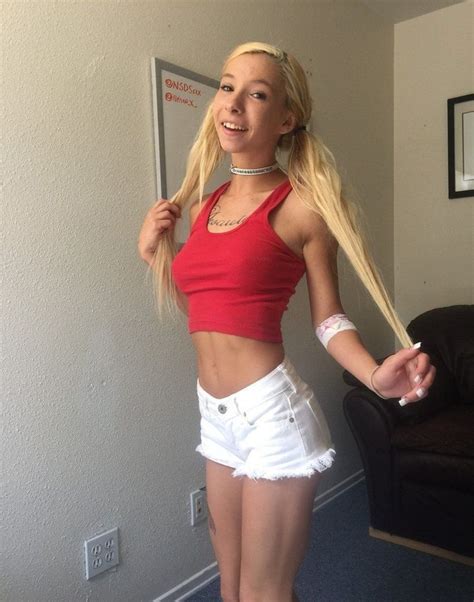 Kenzie Reeves 2017 vs. 2022 : r/KenzieReeves